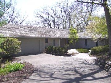 823 Knollwood Ct, Waukesha, WI 53188