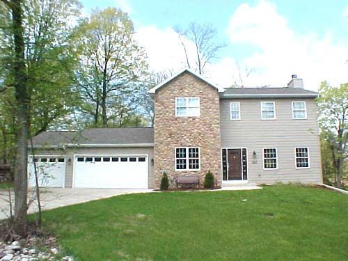 2746 Log Hill, Geneva, WI 53147