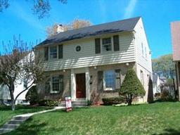 2640 N 67th St, Wauwatosa, WI 53213