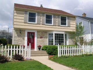 5359 N Bay Ridge, Whitefish Bay, WI 53217