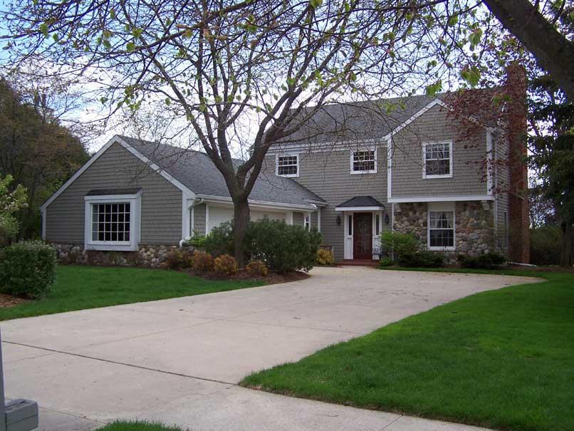 810 Willow Ln, Hartford, WI 53027