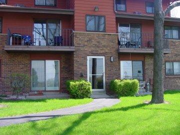 8545 W Waterford Ave. #6, Greenfield, WI 53228