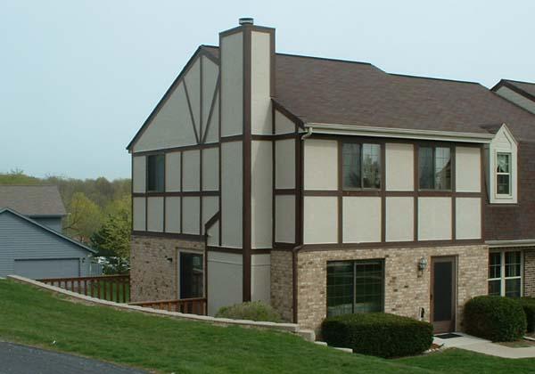 348 Willow Grove #H, Pewaukee, WI 53072