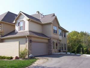 8611 S Deerwood Ln. #40L, Franklin, WI 53132