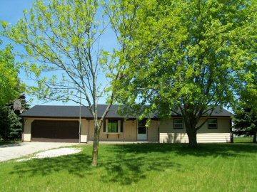624 Andrew St., Eagle, WI 53219