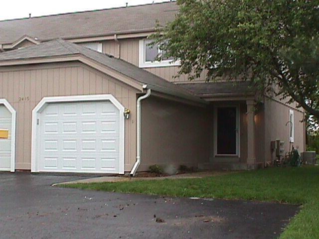 2415 Willowood Dr. #D, Waukesha, WI 53188