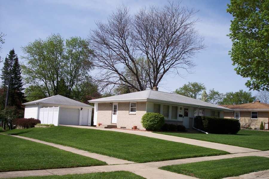 7401 Dartmoor Ave., Greendale, WI 53129