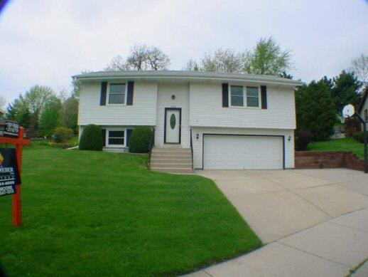 2212 Norwood Dr., Waukesha, WI 53188