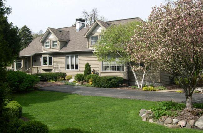 661 S Lake Shore Dr., Lake Geneva, WI 53147