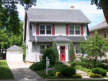 4909 N Bartlett Ave., Whitefish Bay, WI 53217