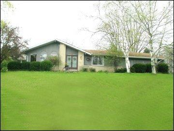 N12W27373 Spring Hill Ct., Pewaukee, WI 53072