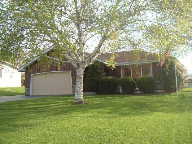 667 Penbrook Way, Hartland, WI 53029