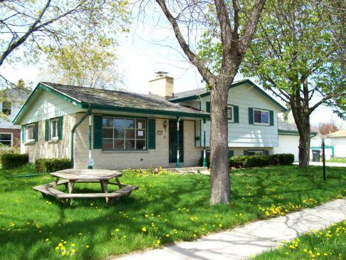 2714 8th Ave., South Milwaukee, WI 53172