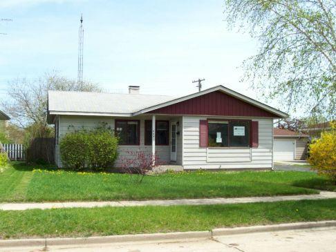 8451 14th Ave., Kenosha, WI 53143