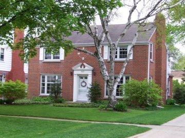 9227 Harding Blvd., Wauwatosa, WI 53226