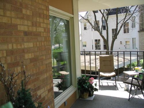 333 N Lake Rd. #207, Oconomowoc, WI 53066