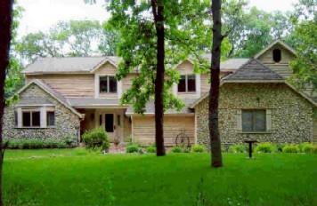 520 Wildwood Rdg, Richfield, WI 53017