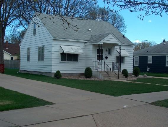 1911 S 22nd St, La Crosse, WI 54601
