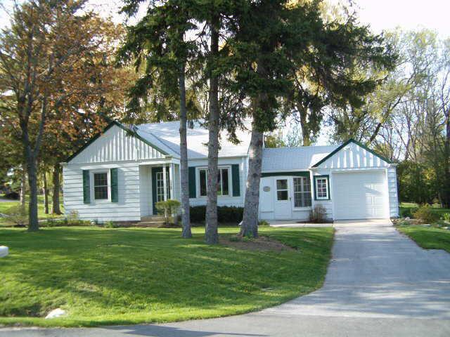 13060 Nelson Ave, Brookfield, WI 53005