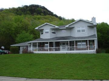 4207 Cliffside Dr., La Crosse, WI 54601