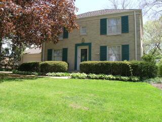 10411 W Hillside Ave, Wauwatosa, WI 53222