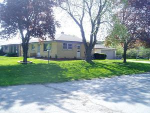 5545 W Allerton Ave., Greenfield, WI 53220