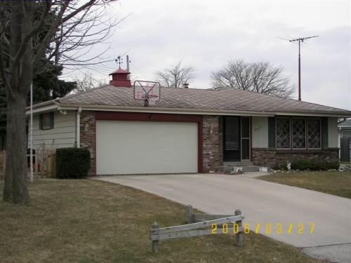 4381 S Placid Dr., Greenfield, WI 53220