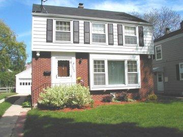 4848 N Idlewild Ave., Whitefish Bay, WI 53217