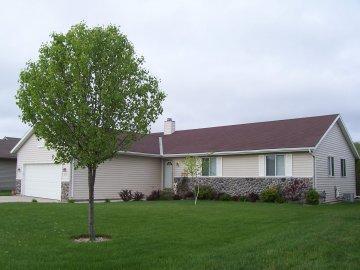 1530 Ravine Forest Dr., West Bend, WI 53090