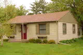 710 W Highland Ave, Oconomowoc, WI 53066