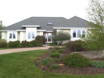 1368 Sunset View Ct., Oconomowoc, WI 53066