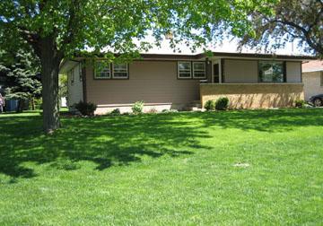 5530 N Iroquois Ave., Glendale, WI 53217