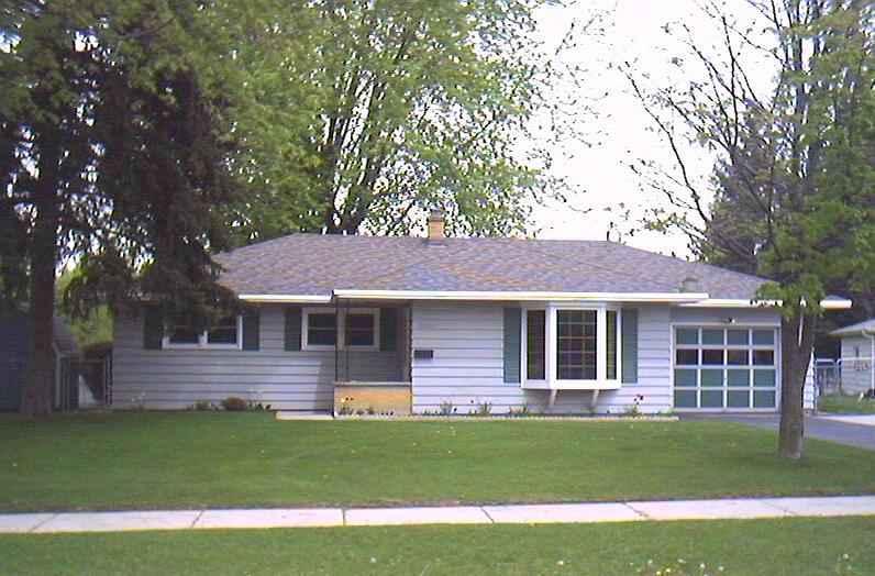 1004 Grant Pl, West Bend, WI 53090