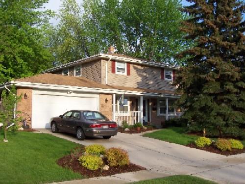 525 Juniper Ct, West Bend, WI 53095