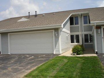 302 Hartford Sq., Hartford, WI 53027