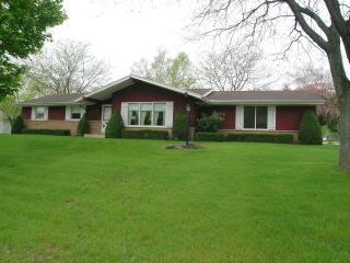 8901 Greenacre Ct., Greendale, WI 53129