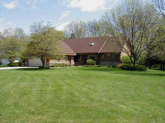 831 Indian Bluff Dr., Manitowoc, WI 54220