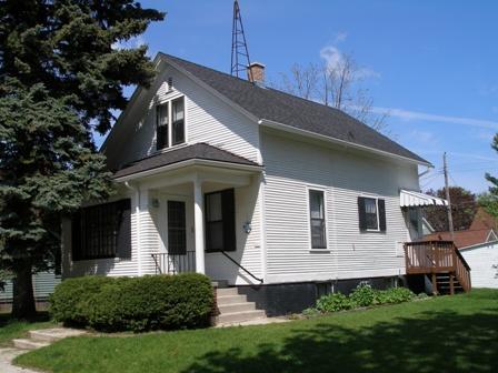 917 N 14th St., Manitowoc, WI 54220