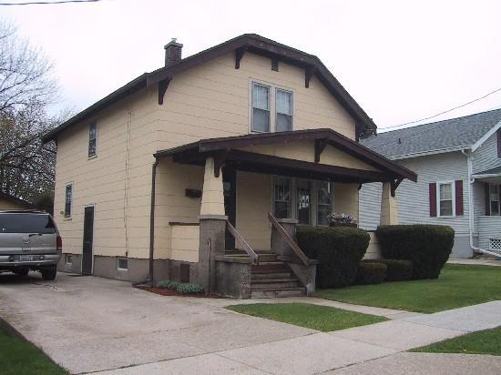917 S 21st St., Manitowoc, WI 54220