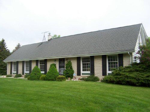 N49W17770 Christopher Ct, Menomonee Falls, WI 53051