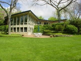 6642 N Atwahl Dr., Glendale, WI 53209