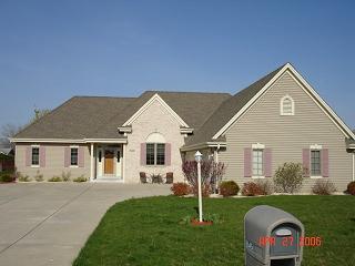 8545 S Amanda Ct., Oak Creek, WI 53154