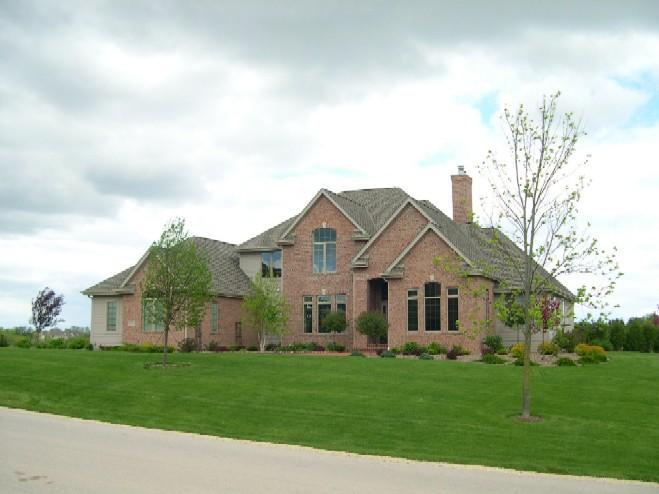 13750 N Legacy Hills Dr., Mequon, WI 53097