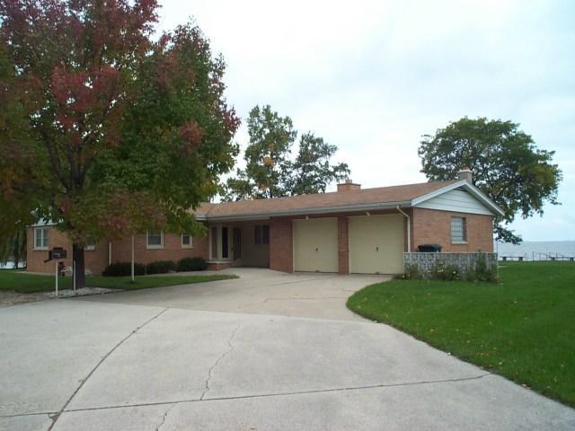 385 Willow Dr., Fond Du Lac, WI 54935