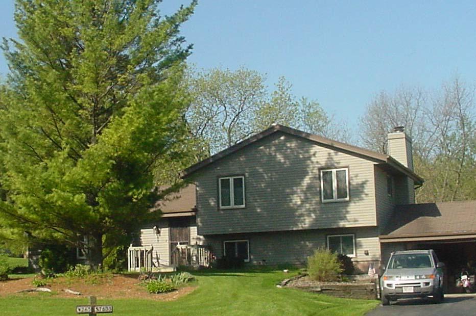 W265S7635 Crestview Dr., Vernon, WI 53189
