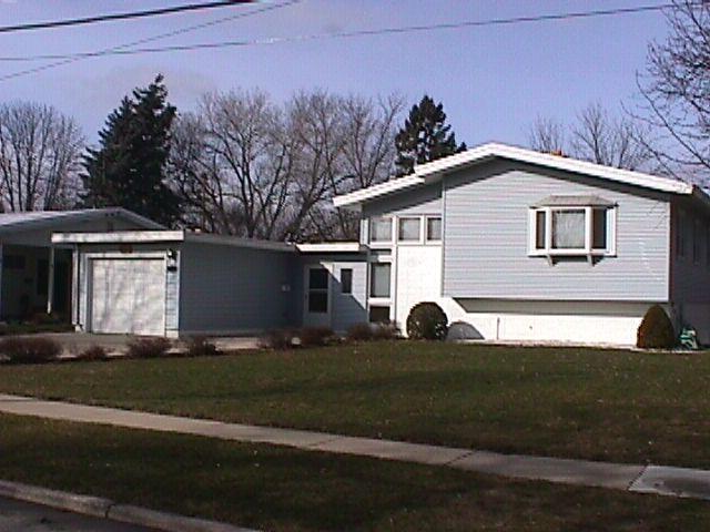5613 Exeter St, Greendale, WI 53129