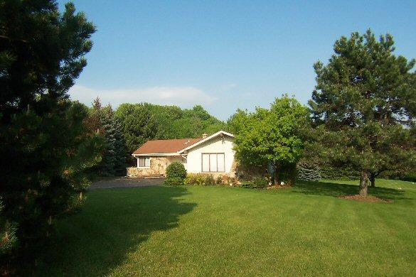 272 Woodland View Ct., Richfield, WI 53017