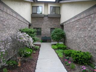 500 W Bender Rd #12, Glendale, WI 53217