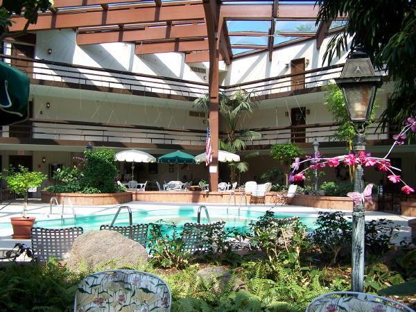 5200 S Tuckaway Blvd. #B129, Greenfield, WI 53221