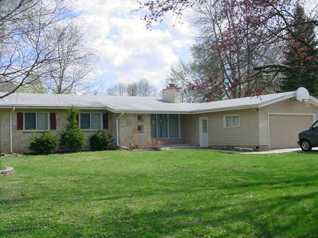 W228N4060 Crescent Dr., Pewaukee, WI 53072